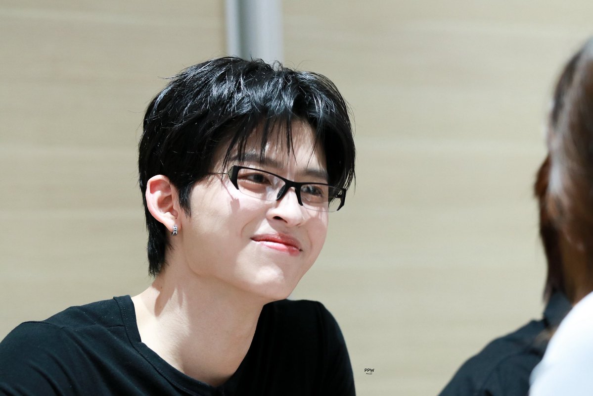 PondPhuwinPics's tweet photo. วันนี้โคตรน่ารักกกกกเลยพี่ปอนด์

JASPER FLAREY FANSIGN

#งานมหกรรมนิยายนานาชาติ2026xJASPER
#ppnaravit @ppnaravit https://t.co/zXjW96tY1O