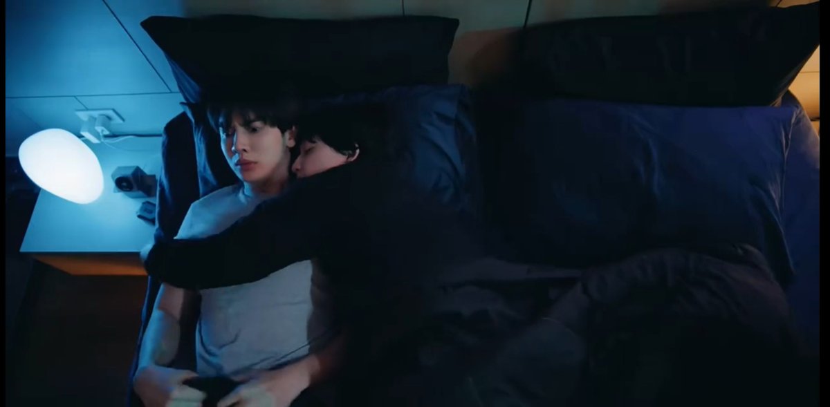 Azul1860868's tweet photo. Se le acelera el corazoncito cada que Soh se le acerca....💗
BE MY PLAYER TWO EP3
#BeMyPlayerTwoEP3
#ซอโซ่ล่ามธีร์EP3 https://t.co/tqnSsveDII