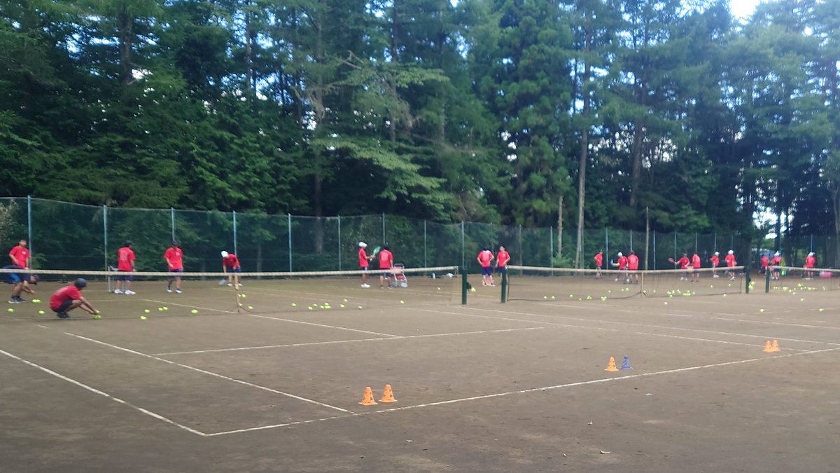 bunjidanteni's tweet photo. 7月29日(水)🎾合宿１日目＠山中湖
先の都立団体をもって３年生が完全引退しました。いよいよこの合宿から新チームが本格的にスタートします！

４日間を通して何を経験し、何を得ることができるでしょうか？ただの思い出作りで終わらない合宿となることを期待します😊 https://t.co/1JkpMVN9TB