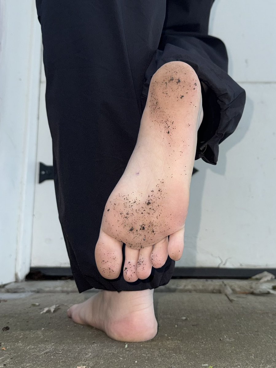 hurting4hailey's tweet photo. Who’s the lucky one that’s going to clean my dirty feet? 🤭🤔 https://t.co/6hkKrFFw6N