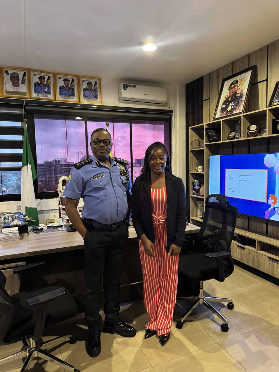 LilyTofunmi's tweet photo. Honoured to meet AIG Uche Ifeanyi Henry, Ph.D., psc while working on the International Youth Day project hosted by the Inspector-General of Police.
Young people, our future starts with showing up. Register now and be part of the movement.
#InternationalYouthDay #IGP #Youth https://t.co/KIGuG0yqWv