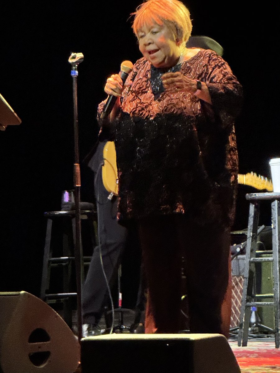 KDillardChicago's tweet photo. So lucky to hear legendary Mavis Staples at the @saltshedchicago during the annual National Conference of State Legislatures in Chicago last night!! https://t.co/Ytynpva4t0