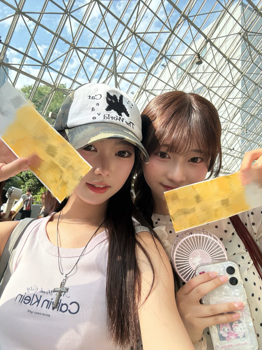 yukina_vaz's tweet photo. CDFえぐかった😭😭😭😭
コムドットさんをはじめ、今の最前線を走るクリエイターの皆さんの本気を生で見れたというか…とにかく最高で幸せな時間でした、、、、
そしてばんばんざいさんの3人集まってる姿も見れて嬉しかったです(；；)♡♡
 #CDF  #コムドット さん https://t.co/4Q0xAuCXLJ