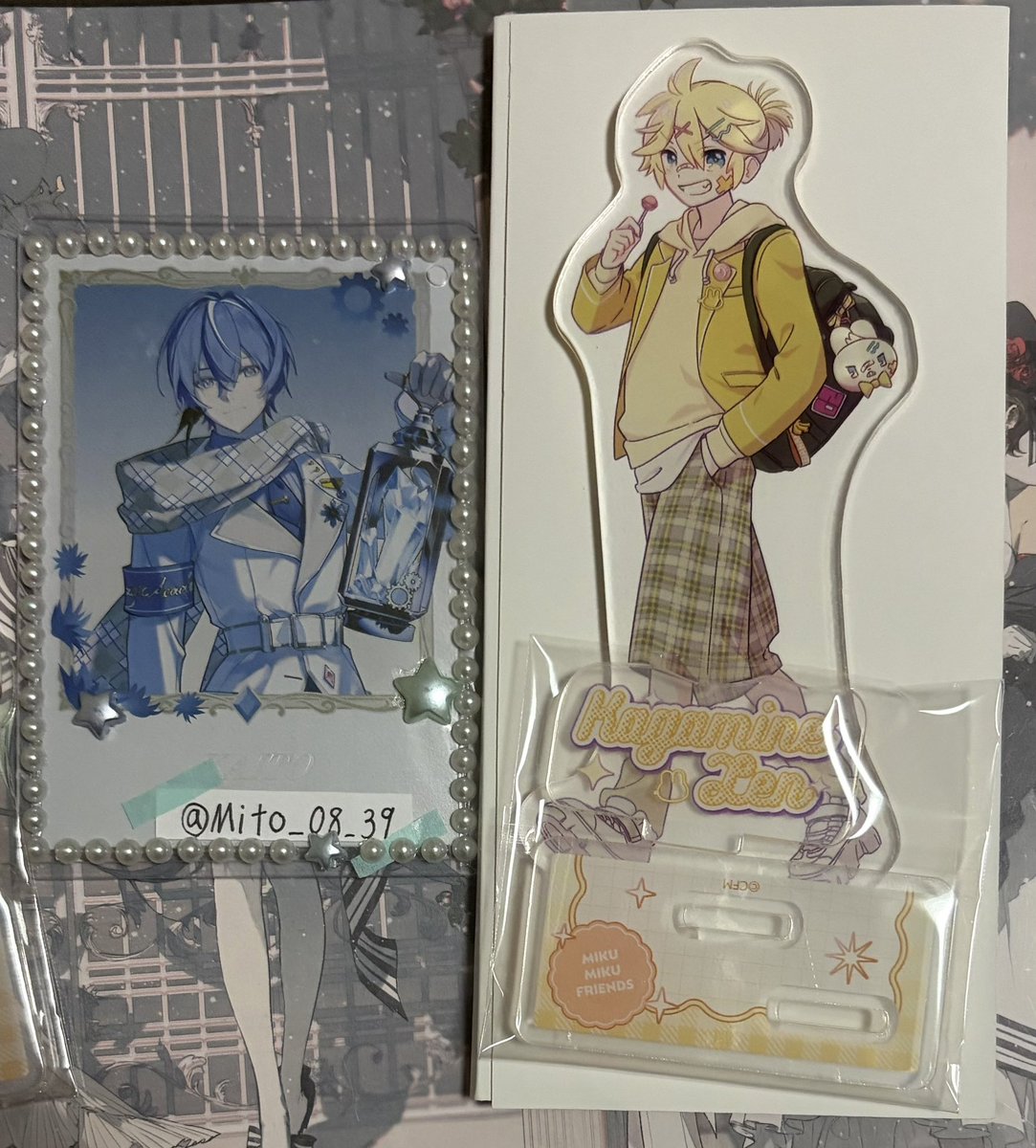 Mito_08_39's tweet photo. @Ca31Pm 初めまして。検索よりお声掛け失礼します。
ミクアップ、リンアップのカード、ルカのクリップ⇄レンのアクリルスタンドで交換していただくことは可能でしょうか。
ご検討よろしくお願いいたします。 https://t.co/iQXm9jzszz