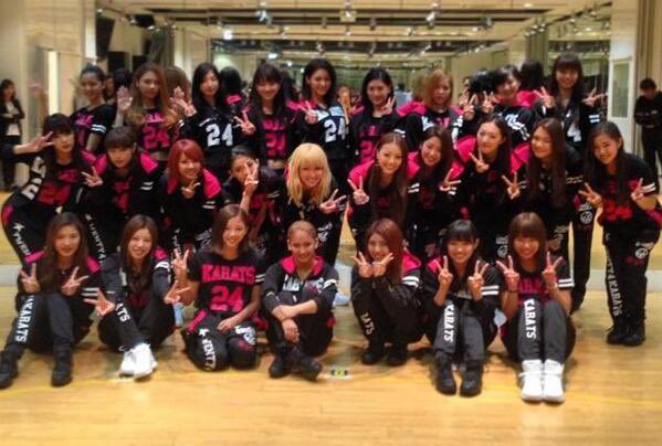jjxxoo0920's tweet photo. 解散するのやっぱりもう少し待ってほしかったって...しょうがないけどさ。
絡みをみたかったんだよ。後輩たちがリハ期間でどれだけEGメンと距離縮まったかなとか憧れの先輩と写真撮るとかコラボダンスするとかライブ中に絡むとかそういうのを見たかったの。本当に。めっちゃ悔しい.... https://t.co/eBq2GYoCRi