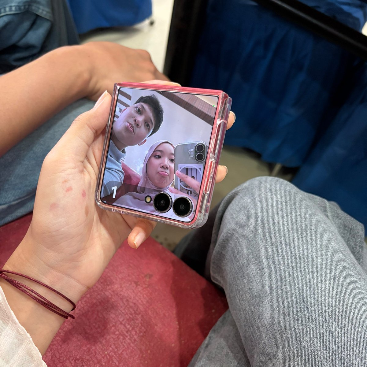 jarijemariratu's tweet photo. sesaat gue merasa bahwa kami sudah layak masuk jejeran pasangan romantis di pinterest itu https://t.co/NqXFWXTFtF
