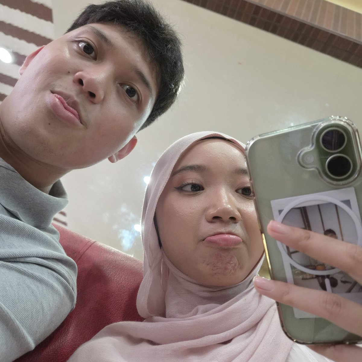 jarijemariratu's tweet photo. sesaat gue merasa bahwa kami sudah layak masuk jejeran pasangan romantis di pinterest itu https://t.co/NqXFWXTFtF