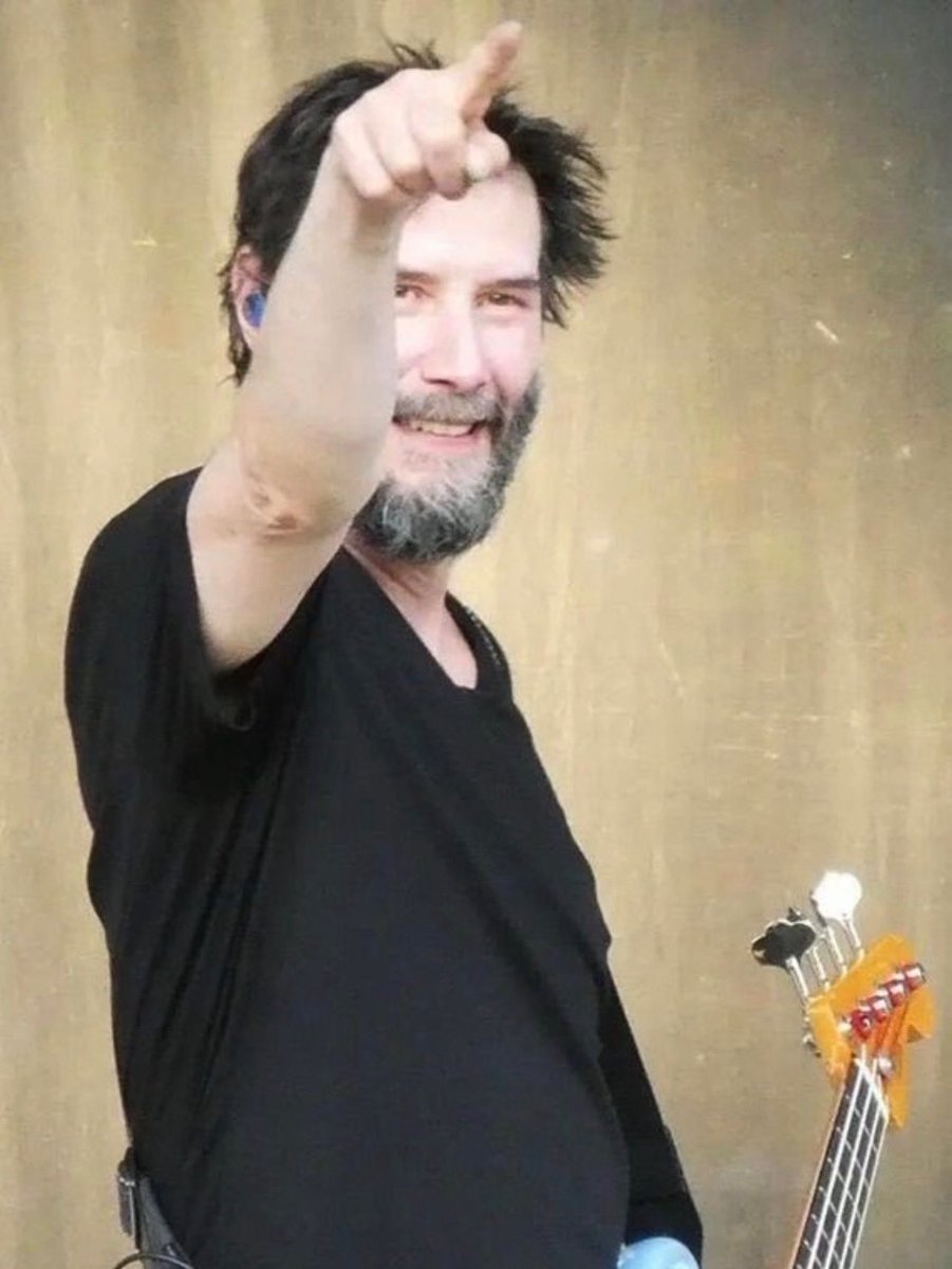 KeanuReevexv's tweet photo. Get Ready America 🇺🇸 
DOGSTAR BAND 🎵 https://t.co/0yb0fvCxr1