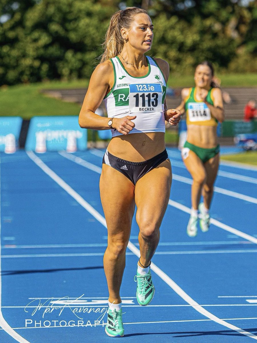 DanB1916's tweet photo. Sophie Becker is a goddess ❤️ 🇮🇪 https://t.co/qTdWPT2n8T