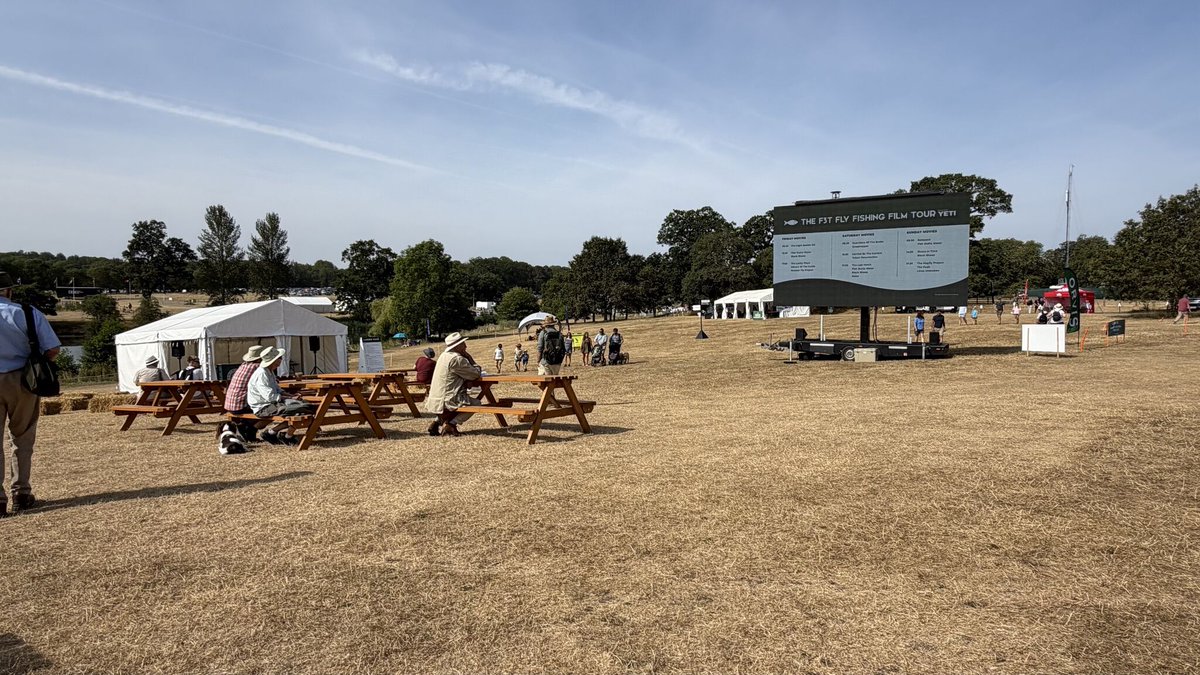 AVMatrix1's tweet photo. 🦌🦆🎣We were at Ragley Hall again last weekend supplying #LEDscreens for #TheGameFair.
Our screens promoted the ever-popular outdoor & indoor programme of countryside events & raised the profile of sponsors & partners to an estimated audience of 130K visitors over 3 days.
1/2 https://t.co/XipfHyrImy