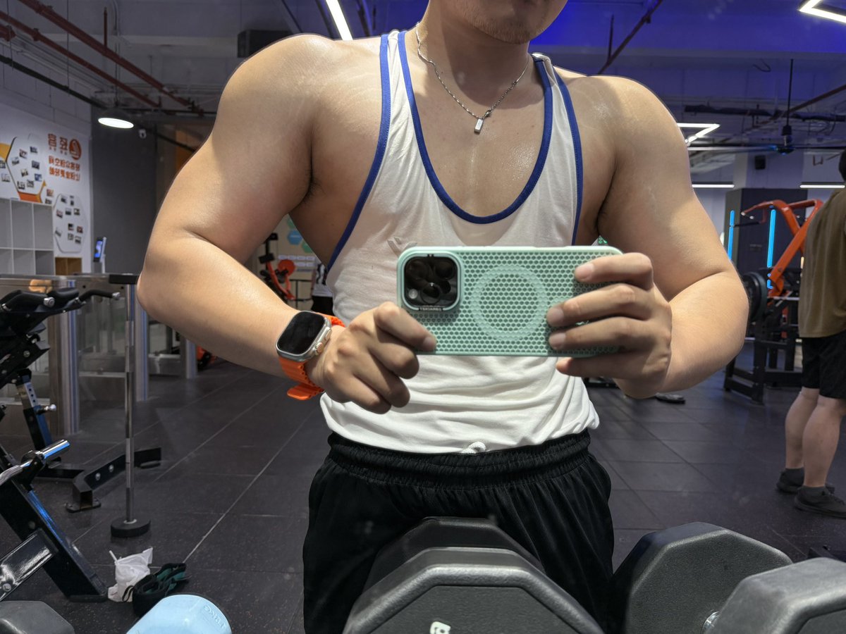 MuscleFloarr's tweet photo. 南京周围有没有🉑合拍联名的 https://t.co/hPSlREtkRd