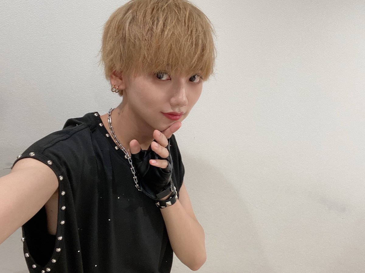 s_cyber_atsumi's tweet photo. 本日はマンスリーライブありがとうございました✨️
ツアーも振り返りながら、僕たちらしくライブで色んな感情をみんなと共有できて最高でした🥰🥰
4days初日、夏ど真ん中まだまだ楽しみましょう❤️‍🔥

明日は五反田G6にて『FULL OUT!!』👊🔥
7月ラスト！
明日もフルアウトでいきましょう‼️ https://t.co/RaqorzuK4t