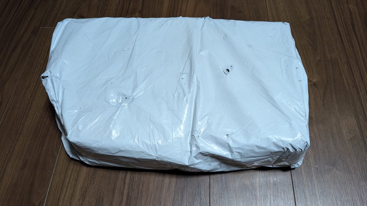 s9732's tweet photo. コンテナDX着荷！
Kickどころか通販含めてボードゲームでこの梱包は初めてだわｗｗｗ
残当 https://t.co/TJKY9KMser
