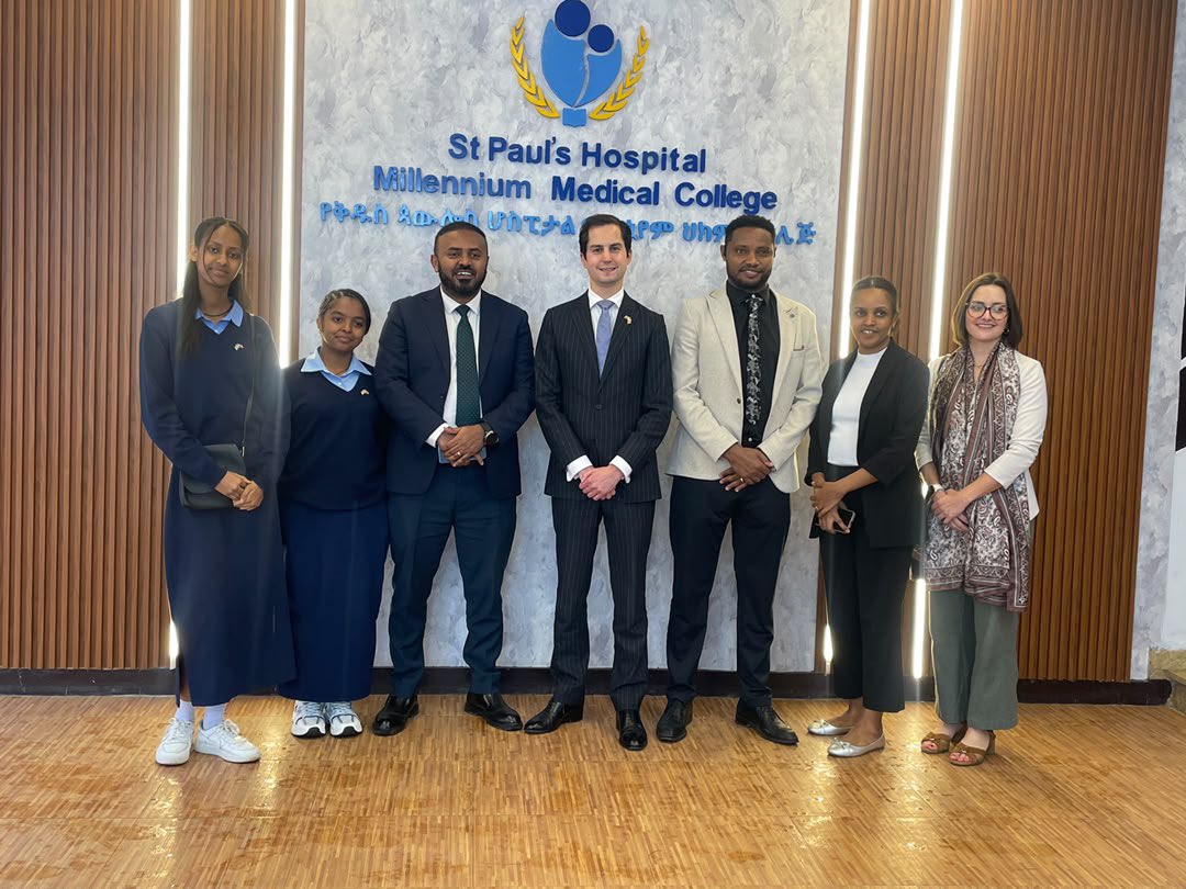 LukeBullock's tweet photo. Great to visit @SPHMMC_Official today to see how the 🇬🇧 🇪🇹 health partnership is delivering joined-up health services for women and girls.

And fantastic to visit with the winners of @UKinEthiopia’s #AmbassadorForADay competition, inspiring #GirlsLeadership. https://t.co/c4WseR7KnG