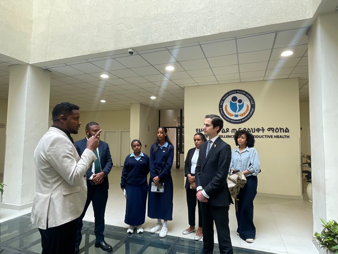 LukeBullock's tweet photo. Great to visit @SPHMMC_Official today to see how the 🇬🇧 🇪🇹 health partnership is delivering joined-up health services for women and girls.

And fantastic to visit with the winners of @UKinEthiopia’s #AmbassadorForADay competition, inspiring #GirlsLeadership. https://t.co/c4WseR7KnG