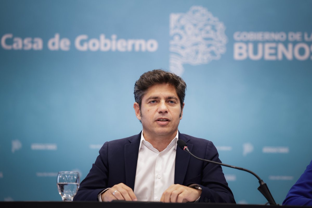 AxelConduccion's tweet photo. @lucampora Reviste de una enorme gravedad institucional que el Partido Judicial haya llevado a cabo medidas con el fin de proscribir. https://t.co/oZ6BjUy1B0