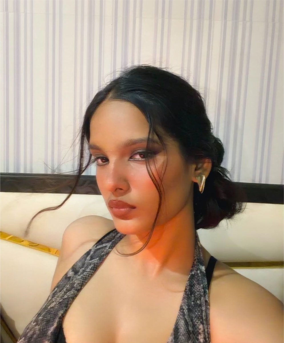 onlysammms's tweet photo. this makeup is da real snack https://t.co/9v5uHKDSw8