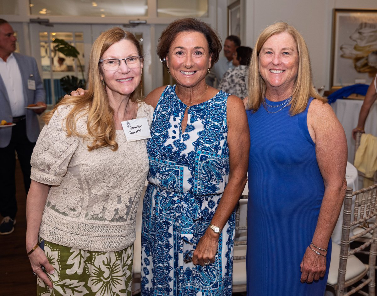 ThomasBoydPR's tweet photo. As a proud board member of The Wetlands Institute, Liz was thrilled to attend and see so many people support the Summer Celebration event. There were many new people in attendance, a clear sign that the work the Institute is doing is being seen and supported by a wider audience. https://t.co/6VBjYL2PtB