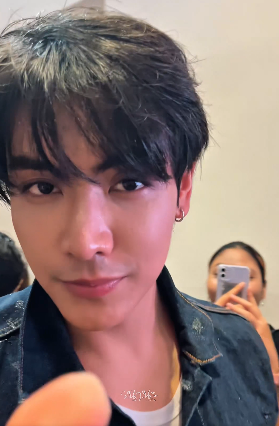 sarittajd0110's tweet photo. omgg?? his visuals?? his face card?? wow joongie is so handsome and with that earring he reminds me of joke... and i see you didn't shave 

JASPER FLAREY FANSIGN
#งานมหกรรมนิยายนานาชาติ2026xJASPER https://t.co/ughr3xUJ90