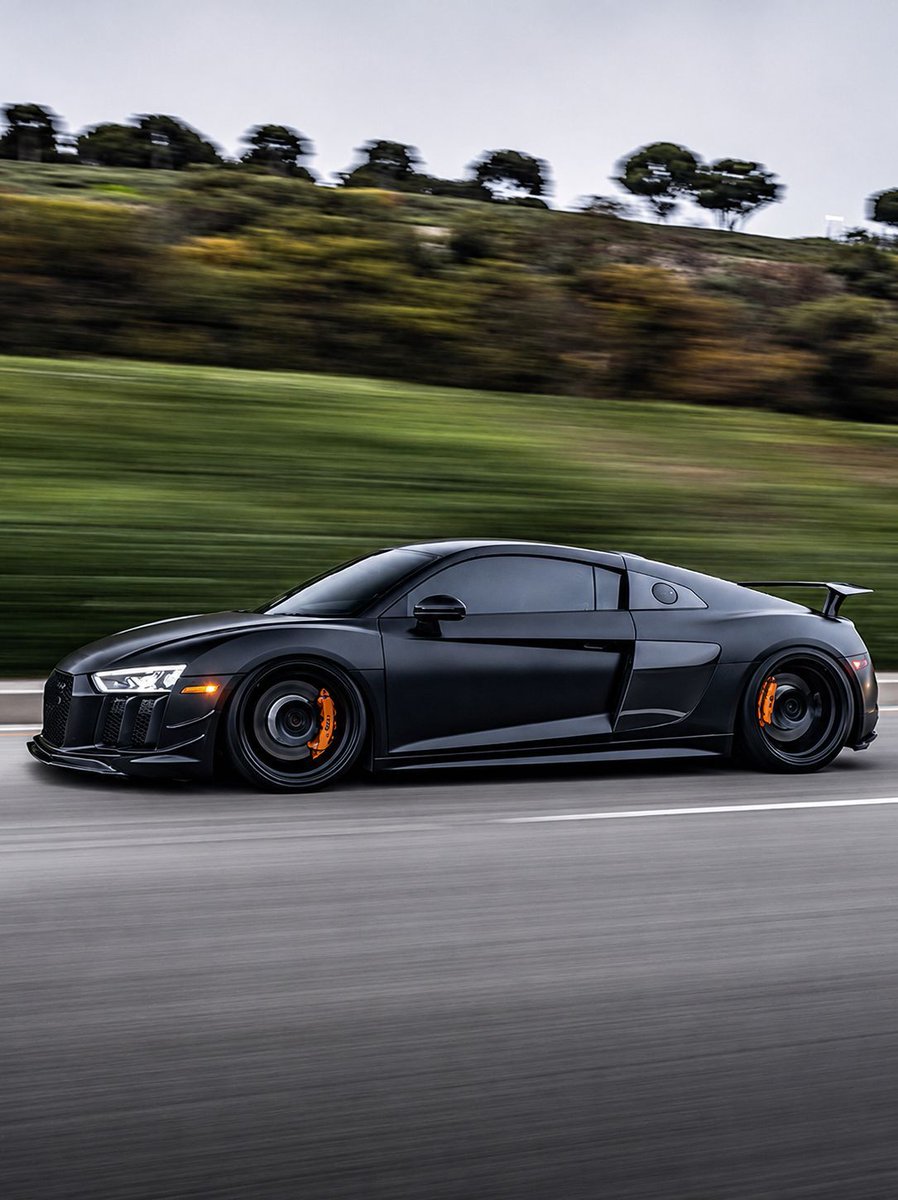 MarvelousRides's tweet photo. Audi R8 ♠️

The first production Audi R8 debuted at the 2006 Paris Motor Show with a 4.2-litre naturally aspirated V8 producing 414 hp. Audi later added a 5.2-litre V10 with outputs reaching 562 hp, turning the R8 from an exotic sports car into a genuine supercar. https://t.co/cib8iIs0a6