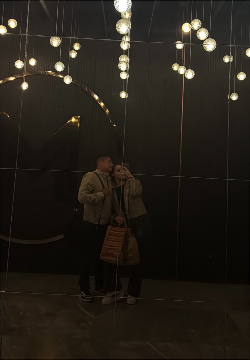 ximmpich's tweet photo. Un beso para mi novio porque fue conmigo aunque fuera súper tarde para que si pudiéramos ir a verrr spidermannn. 🕸️❤️ https://t.co/wciiIyIdSo