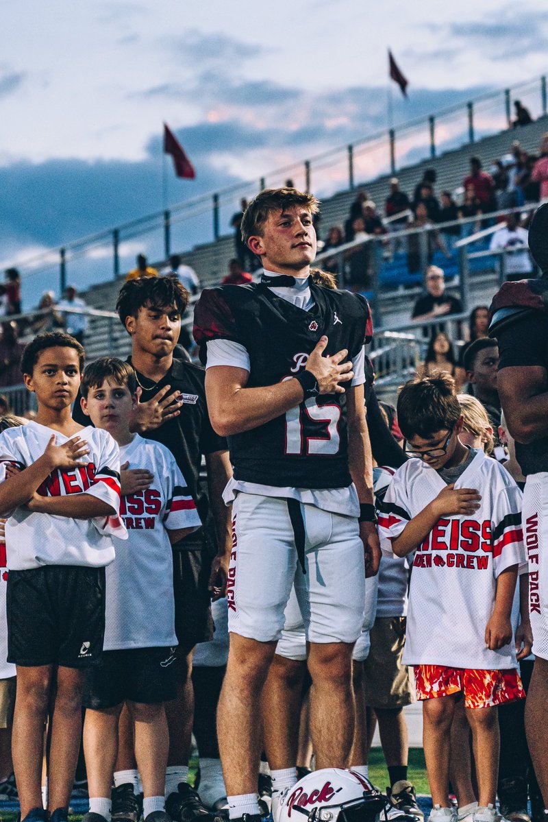 WeissFootball's tweet photo. DEN CREW - SIGN UP IN THE COMMENTS https://t.co/YdCv09XZyU