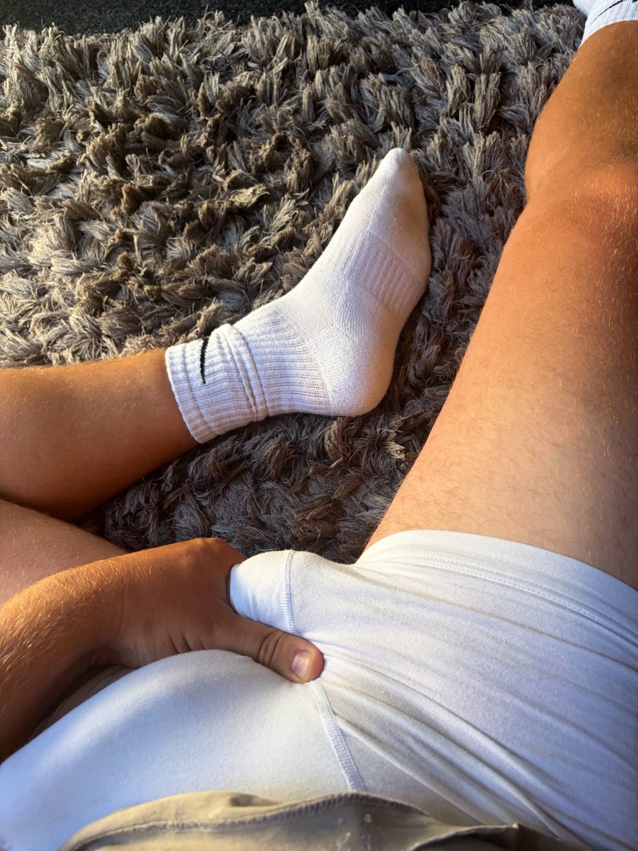 StraightHungMa2's tweet photo. Those sweaty after work balls and feet 🥴 🥴 

Goon and get sending boy … 😵‍💫 https://t.co/TYHGKLHMVM