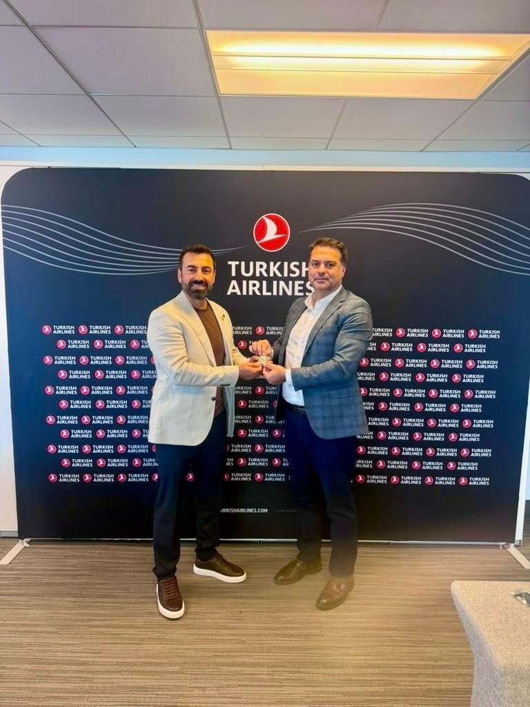 NYPDMuslim's tweet photo. The First Vice Presidentof the NYPD Muslim Officers Society, Lt. Ali Hammmutoglu had the honor of visiting Director Emre Ismailoglu of Turkish Airlines to personally thank him and his team, as well as the Turkish Consulate, for their outstanding support during the 2023 Türkiye earthquake. Their critical assistance in transporting humanitarian aid played a vital role in reaching those in need. We are truly grateful for their partnership and commitment to service.
@TurkishAirlines @TC_NewYorkBK