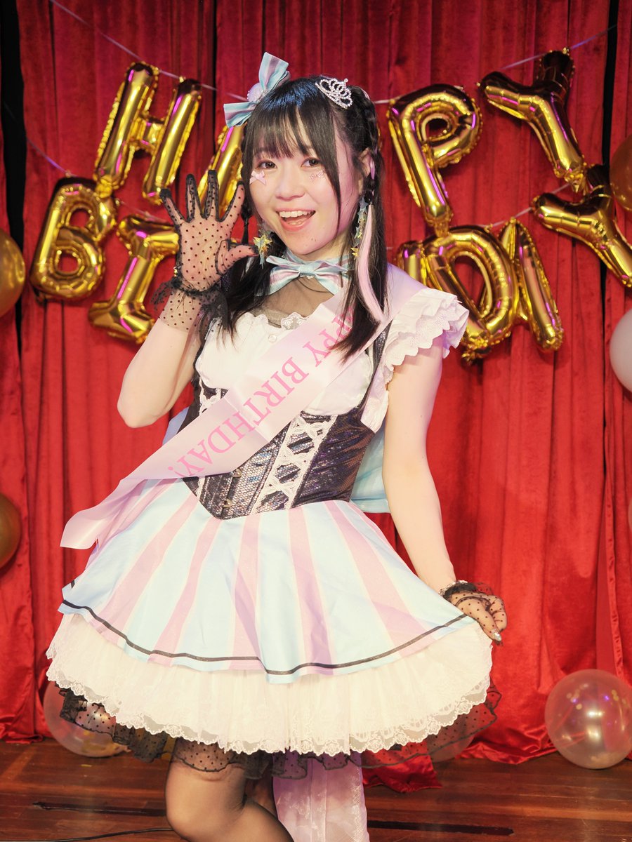 mharuka1's tweet photo. 浦和もも(@Prim_momo0724)さん、誕生日おめでとうございます！

生誕ライブの60秒物販で撮影させていただいた写真を添えて。

いつもニコニコ元気印、会うたびパワー貰ってます！

アイドルって年齢でも容姿でもなく生きざまだよね。
いろんな企画楽しみにしています。

良き1年になりますように。 https://t.co/00WBYPkeSD