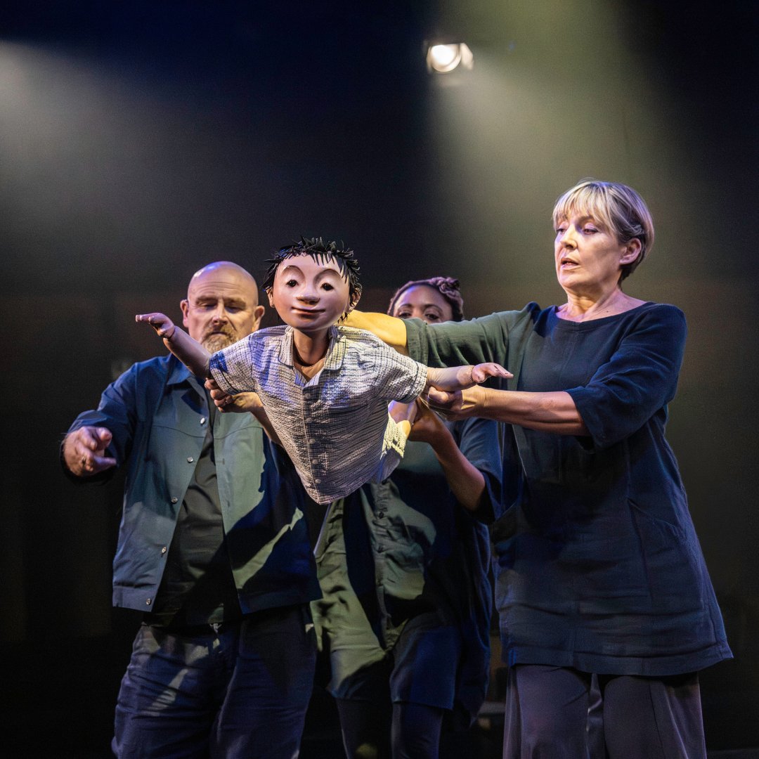 sohoplacelondon's tweet photo. Your FIRST LOOK at Tao of Glass on the West End 🤩

Break a leg to the cast, band, and creative team on their Press Night performance this evening 👏

Photos by Johan Persson https://t.co/tfgNKB0kN2