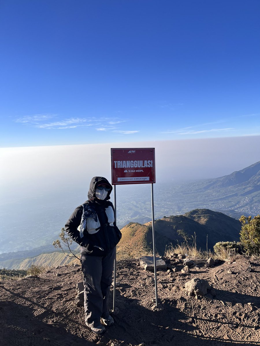 maudinira's tweet photo. I did it!🥺🗻✨😭 https://t.co/ImWVviqVHm