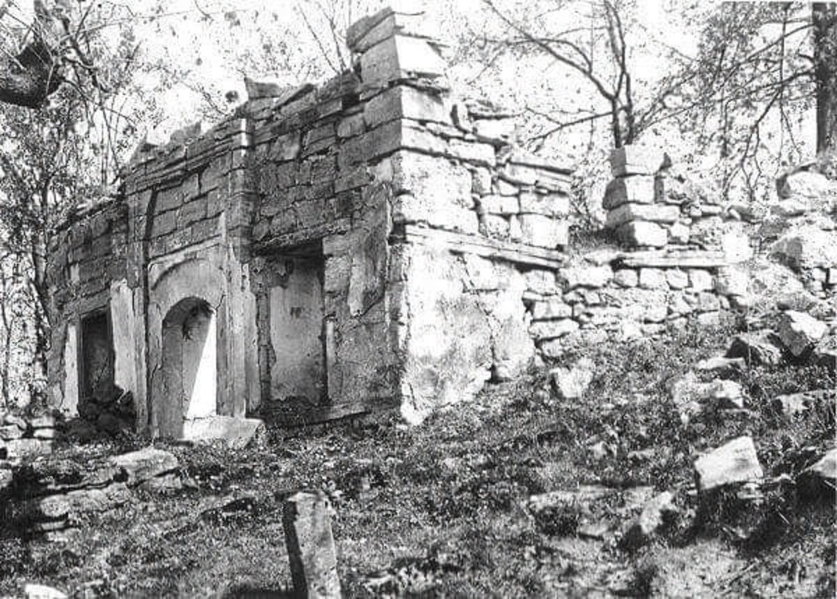 Hamza16611661's tweet photo. Bir zamanlar #Bosna Herksek-#Banya Luka/#Banja Luka; Kalenderiye/Hacı Kalender Camii. Caminin yapım tarihi kesin olarak bilinmemekle 1630 tarihli bir Vakıf senedinden ''Hacı Kalender Camii'' ismi ile anılmaktadır. Camii 1923 yılında yıkılmış ve günümüze ulaşmamıştır. https://t.co/BSLH9tQbDL