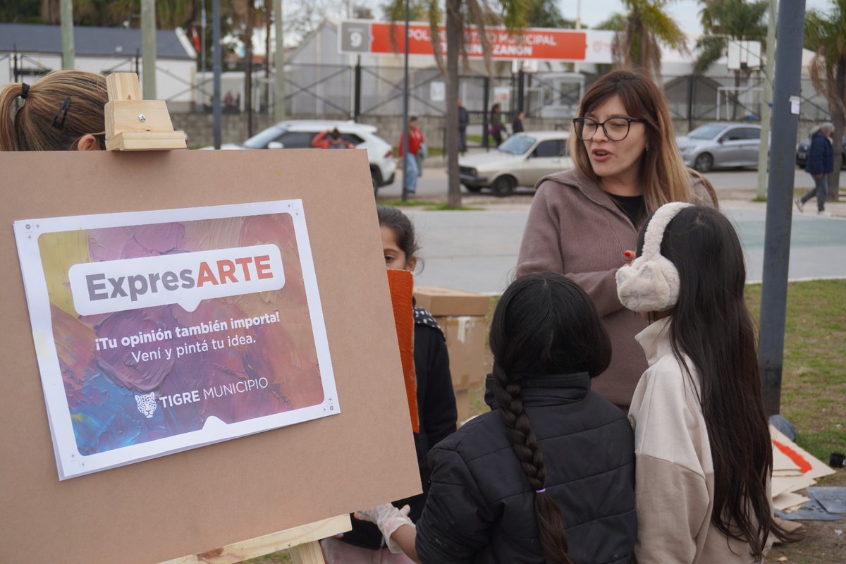 SecMujeresTigre's tweet photo. ❄️🎨Educación en las Plazas en la Plaza 20 de Junio de Bancalari

Junto a niñas, niños, adolescentes y sus familias disfrutamos del show del Mago Galo, juegos, talleres, ajedrez y distintas propuestas del Municipio de Tigre. 💜
@ZamoraJulio @GiselaLZamora  @NaOlivieri https://t.co/5JNqF62Zmd