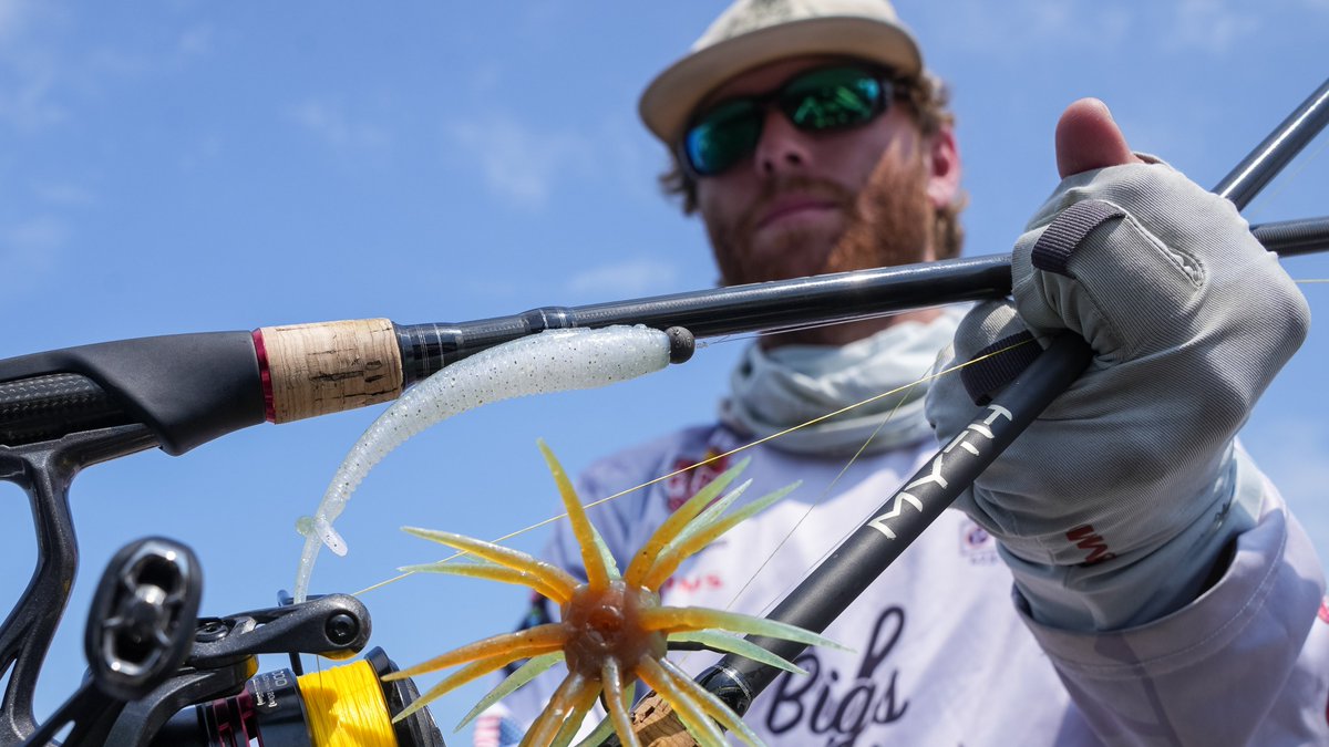 MajorLeagueFish's tweet photo. A mix of smallmouth and largemouth was the deal for Cal Lane in weighing the third-largest single-day bag and the heaviest three-day catch at Lake Champlain in MLF/FLW history. The @TackleWarehouse Pro Circuit Stop 6 Presented by @VOSKERTech winner split his time between green fish and brown fish, and he wasn't alone in that approach. 
 
Check out how the Top 10 caught 'em at Champlain and which baits you should be stocking up on at Tackle Warehouse.

LINK: https://t.co/lFzQDCwbD4

#lakechamplain #bassfishing #fishingtackle @MillertechX