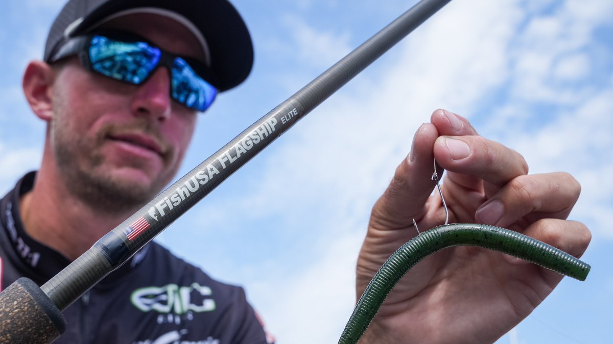 MajorLeagueFish's tweet photo. A mix of smallmouth and largemouth was the deal for Cal Lane in weighing the third-largest single-day bag and the heaviest three-day catch at Lake Champlain in MLF/FLW history. The @TackleWarehouse Pro Circuit Stop 6 Presented by @VOSKERTech winner split his time between green fish and brown fish, and he wasn't alone in that approach. 
 
Check out how the Top 10 caught 'em at Champlain and which baits you should be stocking up on at Tackle Warehouse.

LINK: https://t.co/lFzQDCwbD4

#lakechamplain #bassfishing #fishingtackle @MillertechX