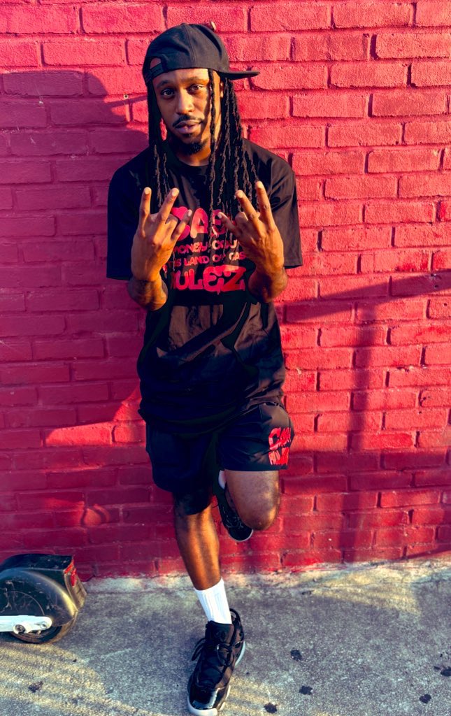 V2100_'s tweet photo. I rather post here than IG. Happy Cday to me 🫡100x21 https://t.co/da4PrYckkt