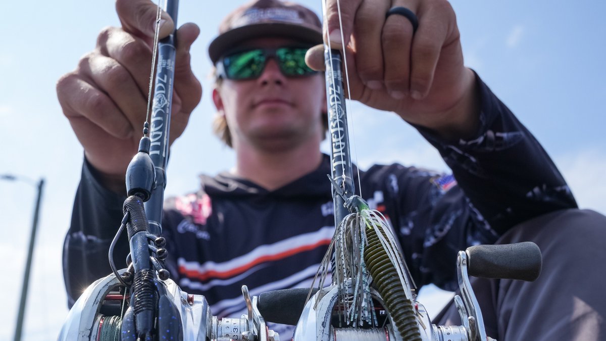 MajorLeagueFish's tweet photo. A mix of smallmouth and largemouth was the deal for Cal Lane in weighing the third-largest single-day bag and the heaviest three-day catch at Lake Champlain in MLF/FLW history. The @TackleWarehouse Pro Circuit Stop 6 Presented by @VOSKERTech winner split his time between green fish and brown fish, and he wasn't alone in that approach. 
 
Check out how the Top 10 caught 'em at Champlain and which baits you should be stocking up on at Tackle Warehouse.

LINK: https://t.co/lFzQDCwbD4

#lakechamplain #bassfishing #fishingtackle @MillertechX