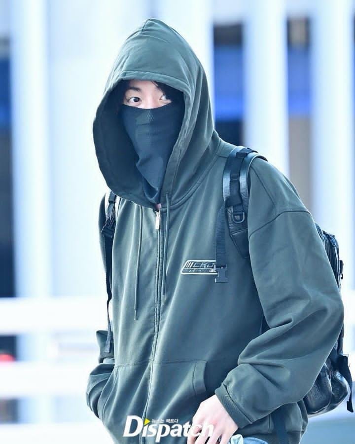 jehiyn's tweet photo. Have a safe flight oppa. Love 😘 you so much #bts #jungkook #jk #jhope https://t.co/utwWBpAmhp