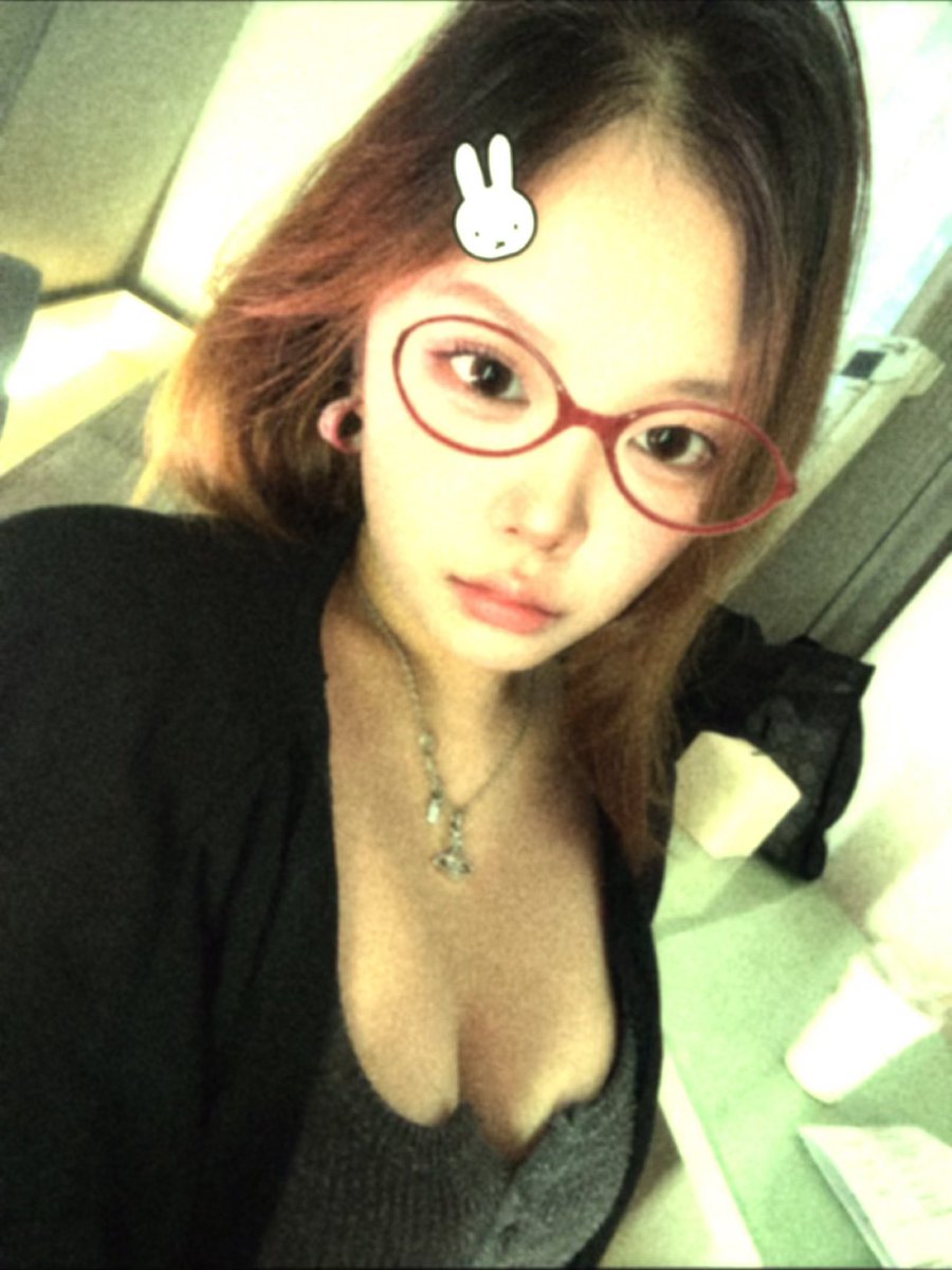 404aehami's tweet photo. 헤헤 https://t.co/pFsE555jqe