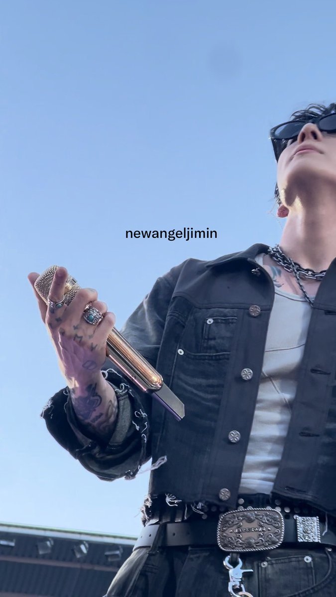 newangeljimin's tweet photo. ready to share my prized possession.. my jungkook hands pics https://t.co/uOTAmZUSxk