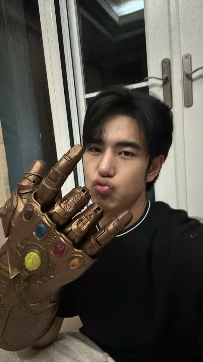 MonoPatcharapon's tweet photo. สวัสดีคับผม A(venger)13 อยากดู Spider man  คับ The odyssey ด้วย ไม่ได้ดูเลยครับ
อยากดูครับ อย่าสปอยครับ  หิวครับ นอนครับ
ธานอสครับ ดีดนิ้วครับ

เจ้าของเเอคมึนครับ
#projectalphanewclan #mono_kub https://t.co/4rcFXF9dRQ