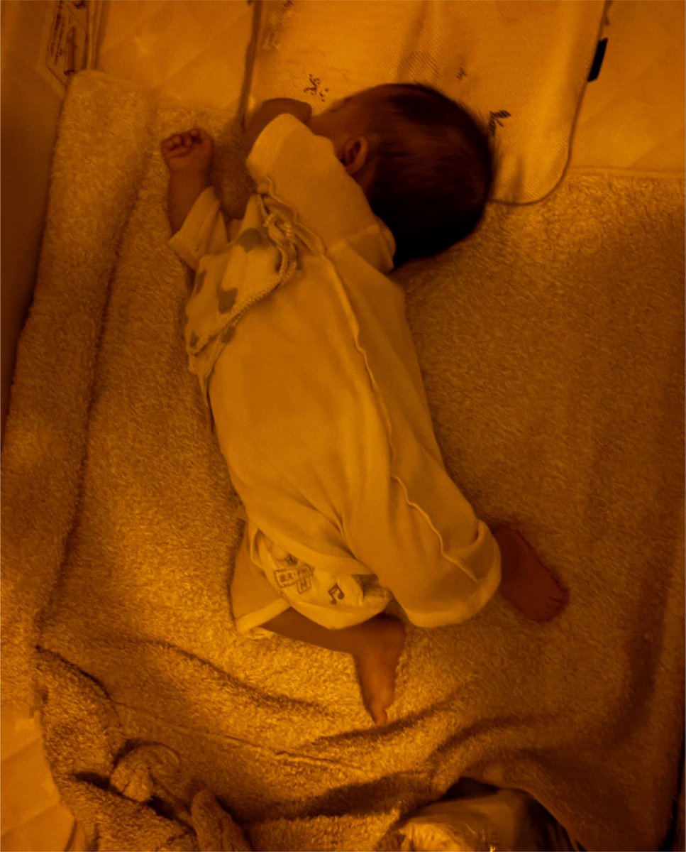 bbsk0904's tweet photo. 今日で100日👶🏻！
最近は90度になるブーム📐笑
明日お出かけの予定あるのに若干咳してて心配🥲夜のエアコン調整むずい、 https://t.co/J0GbYHfujL
