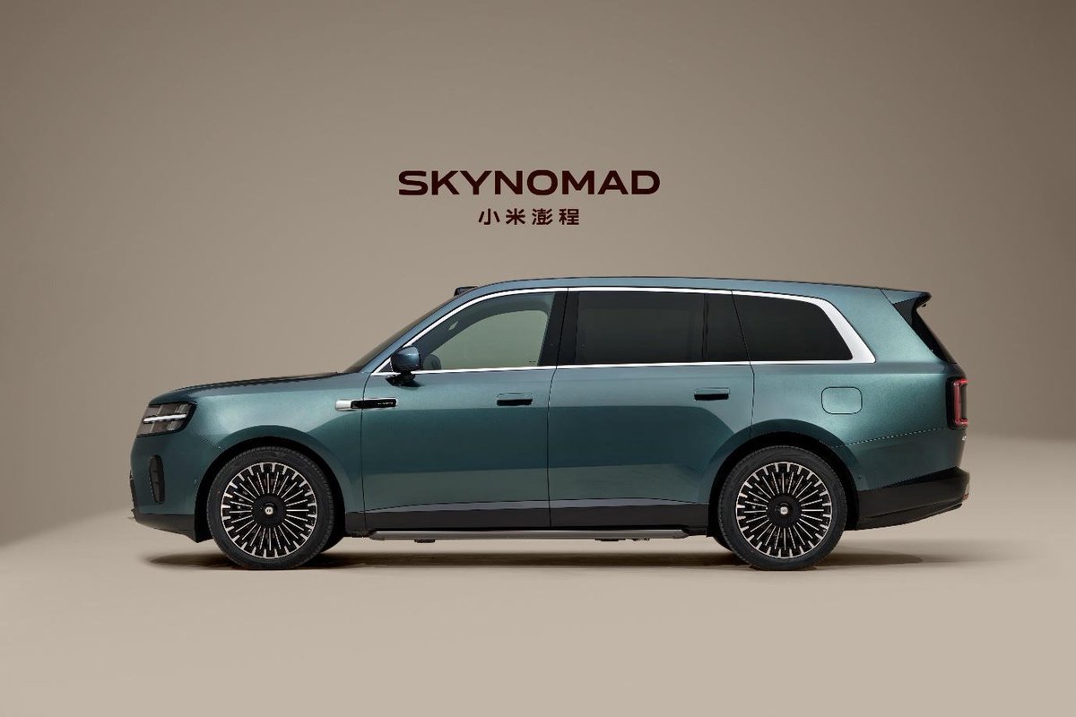 stufflistings's tweet photo. Xiaomi SkyNomad N90 Max and Xiaomi SkyNomad N70 Max EVs...

N90 Max is a 7-seat SUV with a completely flat floor and a cabin that can turn into a lounge, bed, play area, or cargo van.

Up to 464km electric-only range, 1,705km combined range, four zero-gravity seats, 9L refrigerator, 25-speaker audio, 12 airbags, LiDAR, 700 TOPS computing, and space for up to 24 suitcases.
