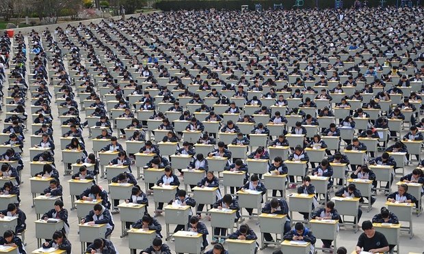 PolycarpMDM's tweet photo. China ina Takribani wanafunzi 300,000 wanaosoma USA.

China ina Takribani wanafunzi 90,000 wanaosoma UK.

LAKINI ndani ya China Mwaka Huu 2026 Wanafunzi Takribani Million 13 Wamefanya Mtihani wa Gaokao.

Mtihani wa Gaokao ndio Mtihani Mgumu zaidi duniani, Tanzania Idadi ya Watahiniwa inapanda, China Inazidi Kupungua.

Sababu ni Kuwa wanafunzi wengi wameanza Kukimbia mtihani Huo ambao wakati unafanyika hata Safari za Ndege ndani ya China Hupunguzwa, Magari hayaruhusiwi kupita Jirani na vyumba vya mtihani, Watoto wengi Hujiua kabla na baa da ya Matokeo.

Unaweza Soma zaidi Hapa:
https://t.co/tOOpzYqHfw