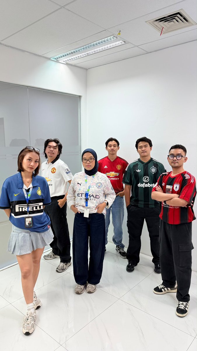 fikrithedude's tweet photo. Jersey day ⚽️ https://t.co/DMEN0a6Oly