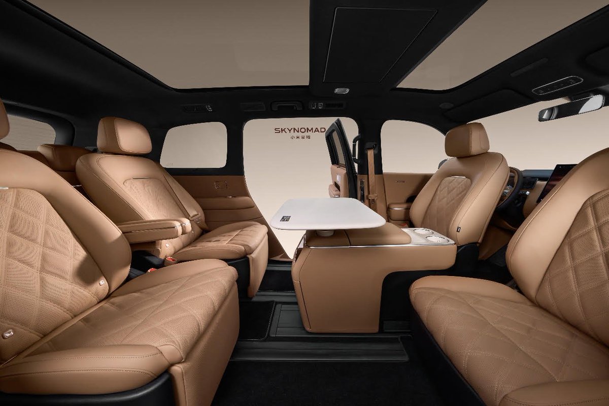 stufflistings's tweet photo. Xiaomi SkyNomad N90 Max and Xiaomi SkyNomad N70 Max EVs...

N90 Max is a 7-seat SUV with a completely flat floor and a cabin that can turn into a lounge, bed, play area, or cargo van.

Up to 464km electric-only range, 1,705km combined range, four zero-gravity seats, 9L refrigerator, 25-speaker audio, 12 airbags, LiDAR, 700 TOPS computing, and space for up to 24 suitcases.