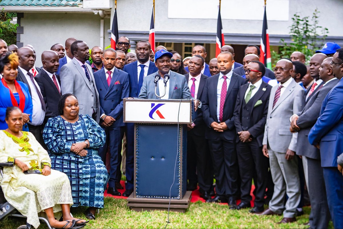 HonWamboka's tweet photo. Kulinda Mwananchi ni Kulinda Kenya. Asante @skmusyoka. @edwinsifuna, @LindaMwananchi_
#SisiNdioSifuna https://t.co/X4VqA6tZ27