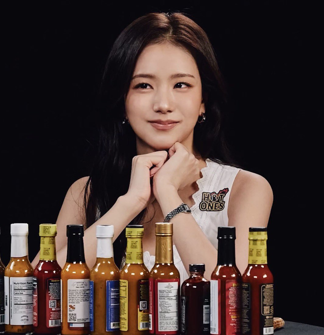 NEWSJISOO's tweet photo. Full episode in 10 minutes!! 

JISOO ON HOT ONES
#JISOOvsWingsOfDeath https://t.co/RYPgjwM8uO