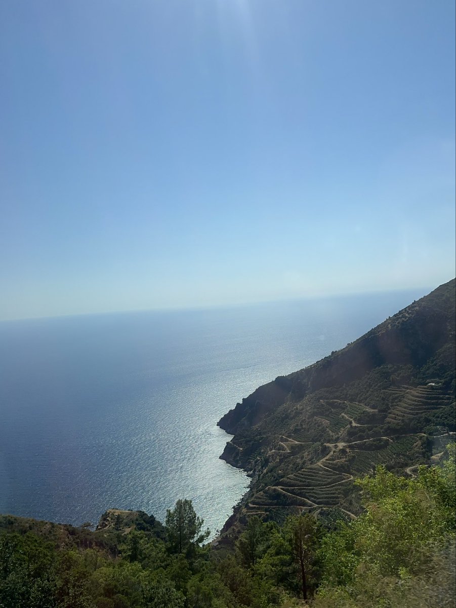 ruyyyyaaaaa's tweet photo. Dağlar ve Denizler, doğanın en güçlü iki zıt kutbunu, yani sarsılmaz bir gücü ve sonsuz bir özgürlüğü temsil eder.. https://t.co/lmRmispmNL