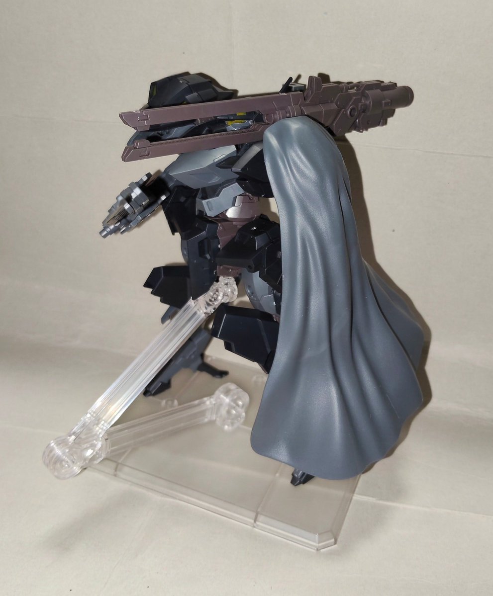 a85135244's tweet photo. #30MMCM2026
#30MMAN ゼノヴァルト　宇宙海賊仕様　右肩にはドクロのパーツ　武装は大型大剣のカットラスとカットラスの先から銃口があり　トレースキャノンや　左肩にはマント装備してます https://t.co/S8VH8wQhiG